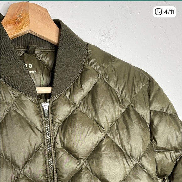 Aritzia TNA Green Quilted Down Bomber Jacket Size L EUC - Picture 3 of 3